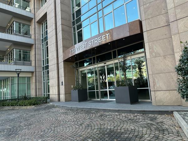 553  m² Commercial space