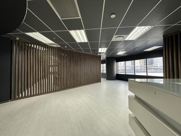 338  m² Commercial space