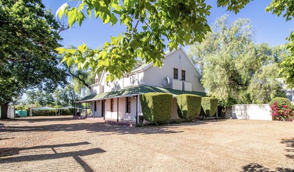 3 965 m² Farm