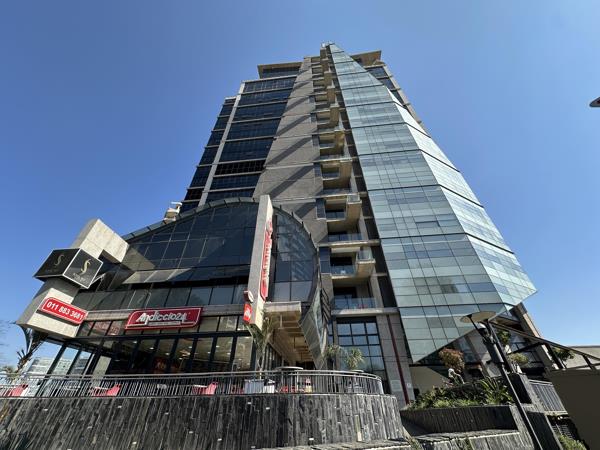 195  m² Commercial space