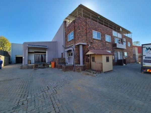 1 165  m² Industrial space