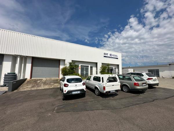 654  m² Industrial space