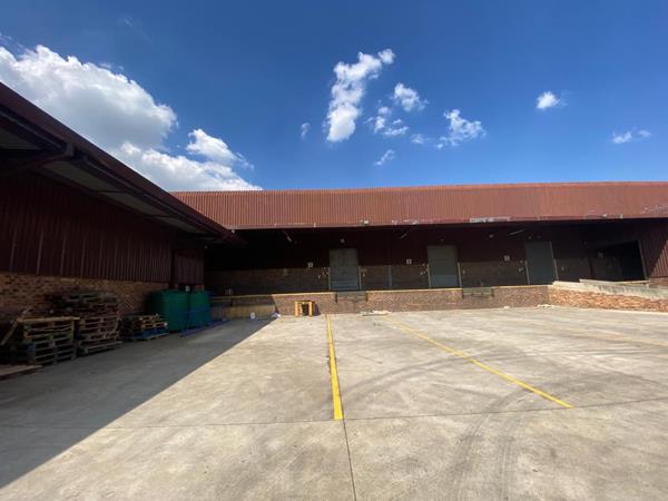 2 327  m² Industrial space