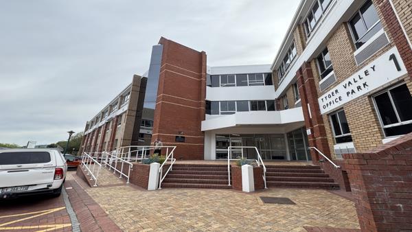 1 070  m² Commercial space