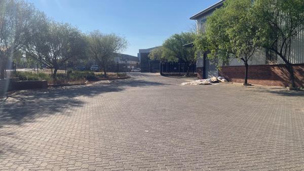 1 500  m² Industrial space