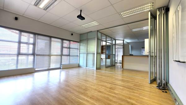 63  m² Commercial space