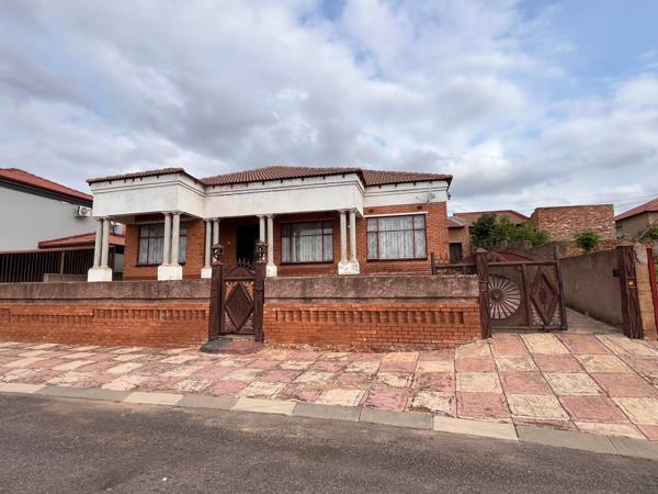 5 Bedroom House
