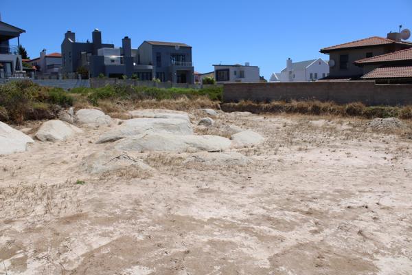 1 013 m² Land
