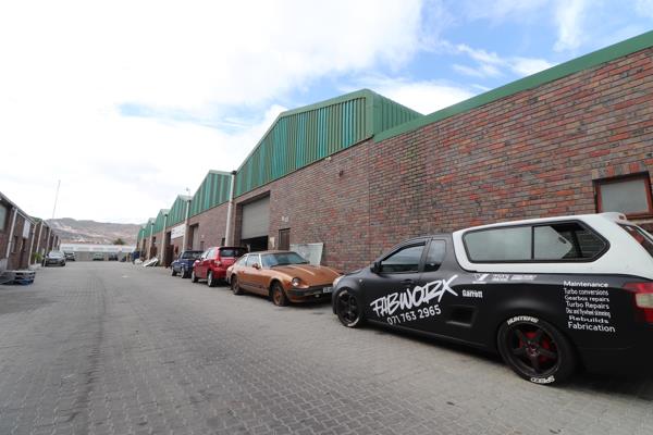 2 990  m² Industrial space