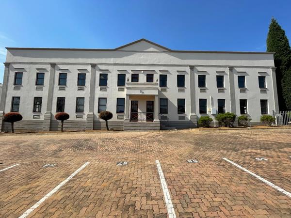 1 560  m² Industrial space