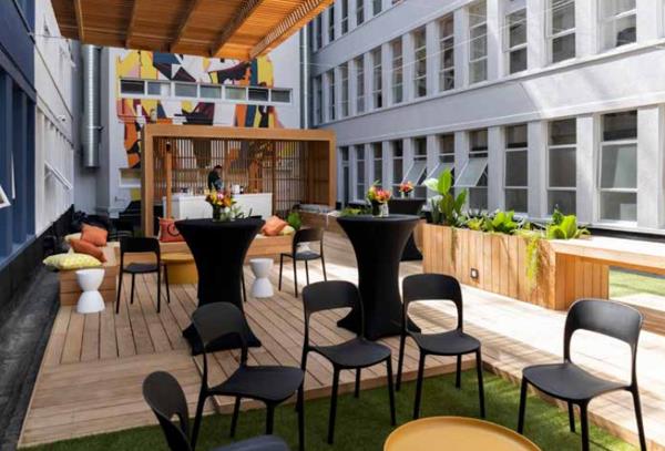 2 074 m² Commercial space