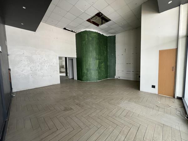 131  m² Commercial space