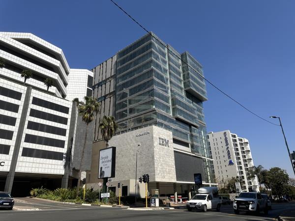 553  m² Commercial space