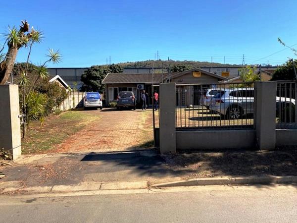 807  m² Office Space