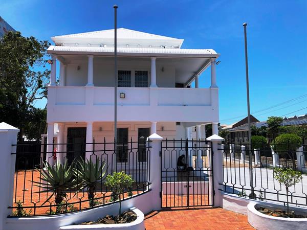 767  m² Office Space