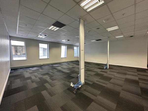 1 743  m² Commercial space