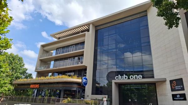 1 142  m² Office Space