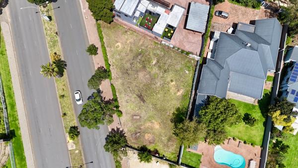 910 m² Land