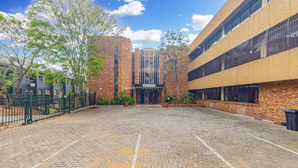 355  m² Commercial space