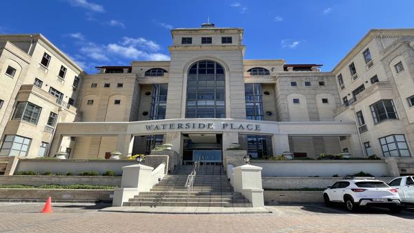 385.2  m² Commercial space