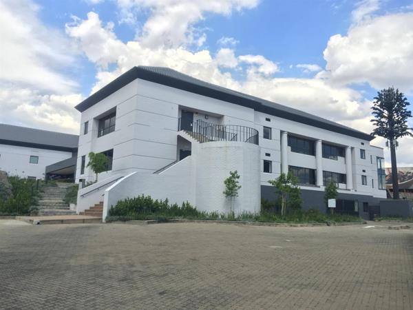 3 689  m² Commercial space