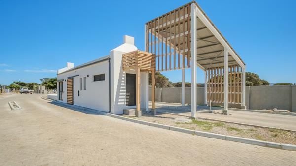 600 m² Land