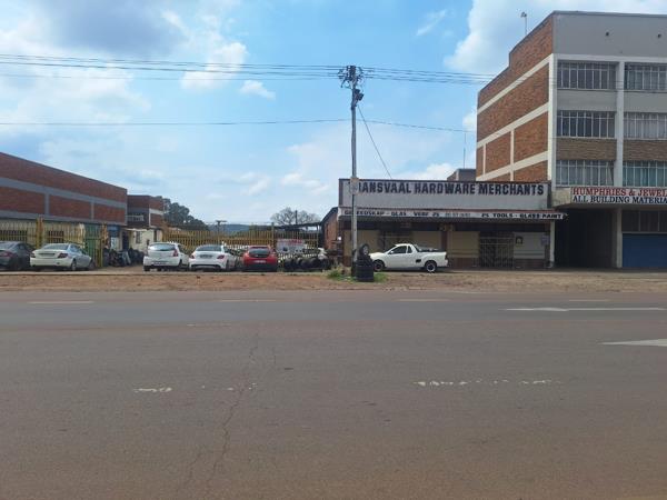 952  m² Retail Space