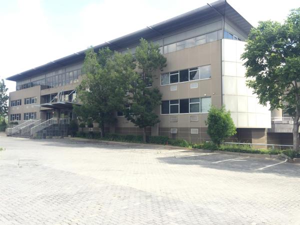 5 600  m² Commercial space