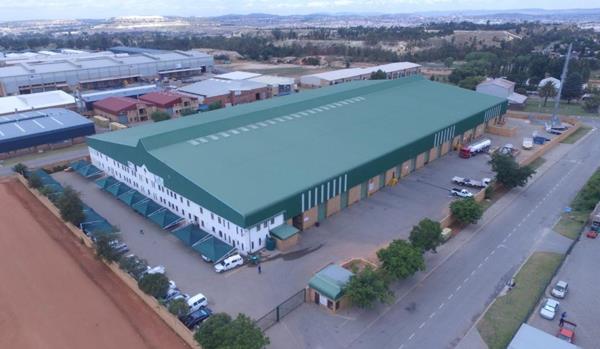 14 600  m² Industrial space