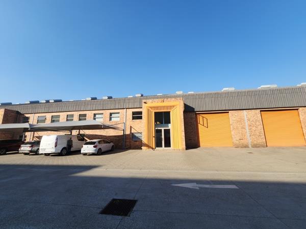 956  m² Industrial space