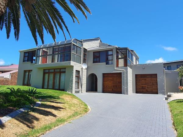 6 Bedroom House