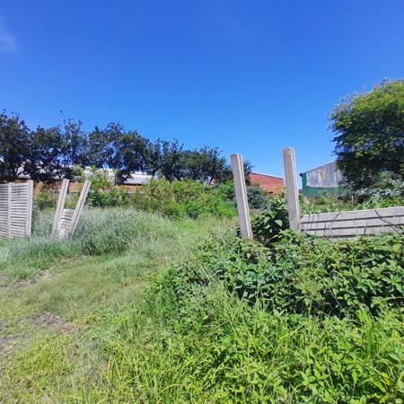 2 304 m² Land