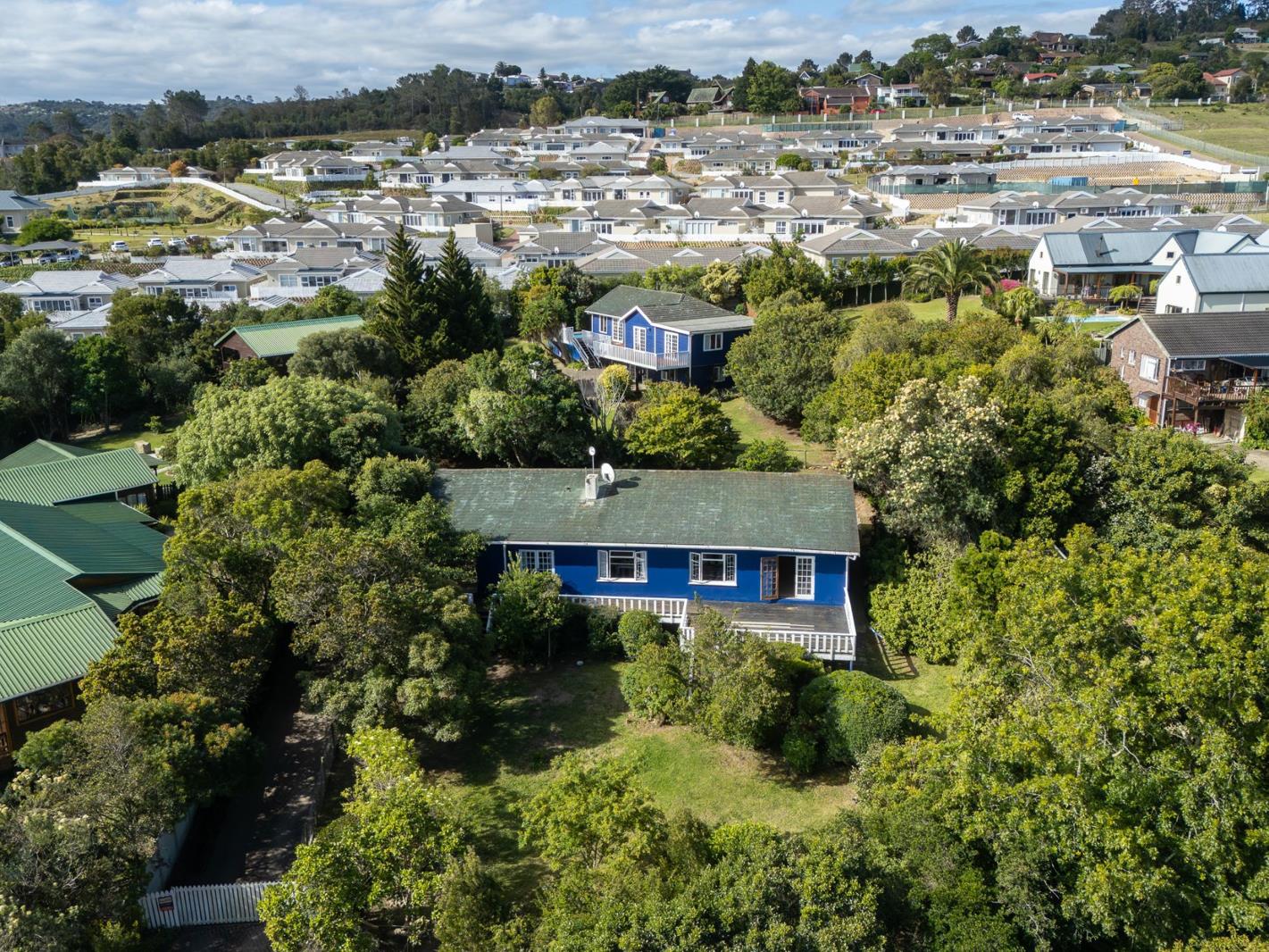 8 Bedroom House in Hunters Home