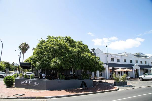 99  m² Commercial space