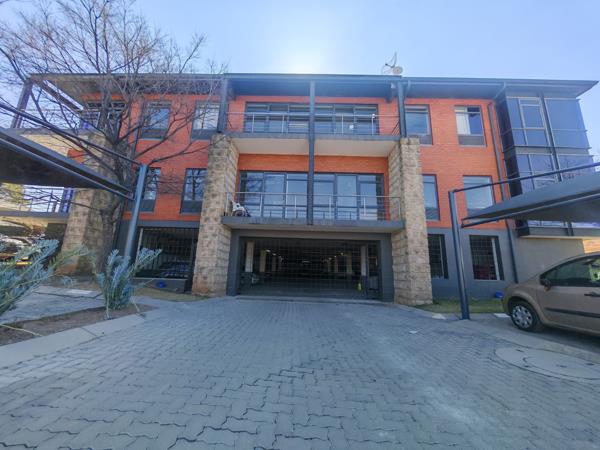 132  m² Commercial space