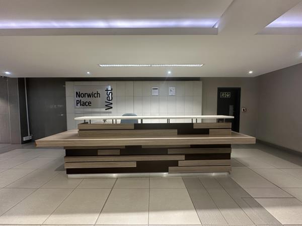 1 760  m² Commercial space