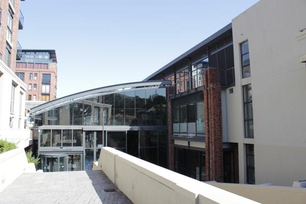 154  m² Commercial space