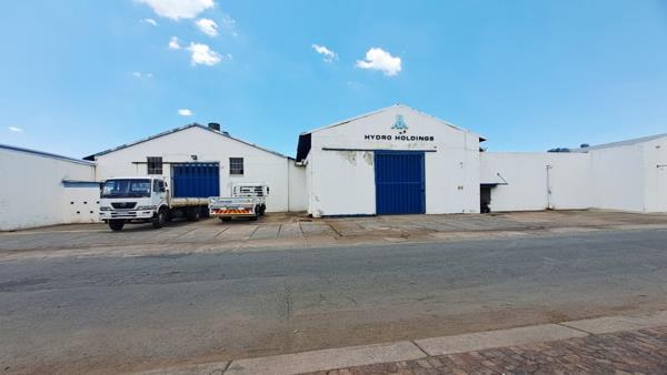 7 000  m² Industrial space