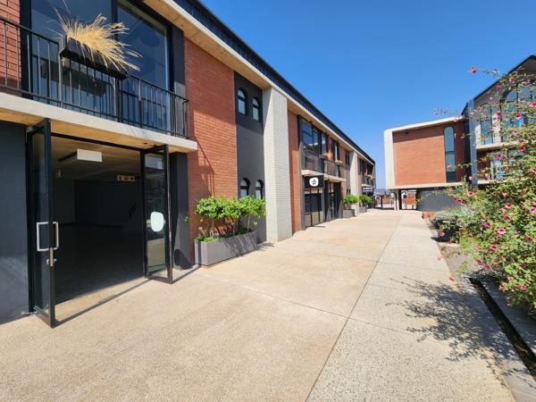 153  m² Commercial space