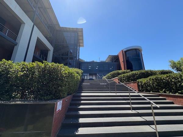 1 048  m² Commercial space