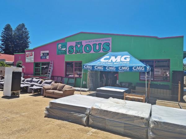 242  m² Retail Space