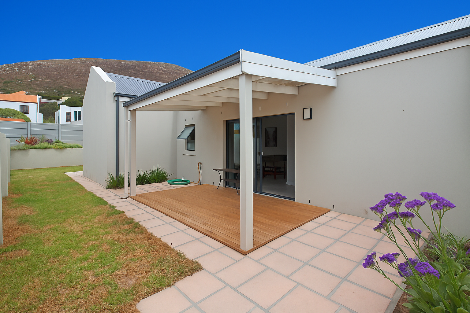 2 Bedroom House in Capri