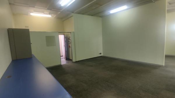 150  m² Commercial space