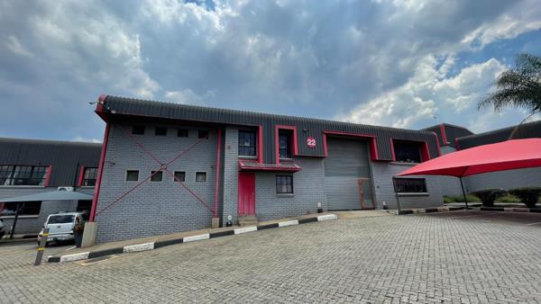 512  m² Industrial space