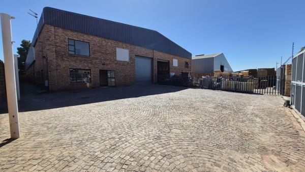 989  m² Industrial space