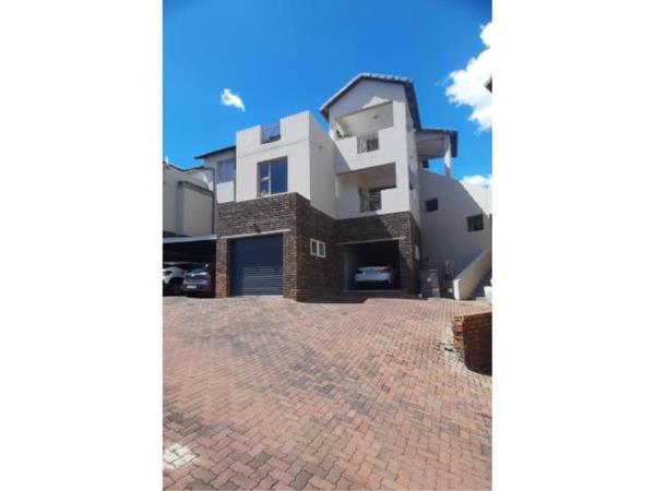 3 Bedroom Townhouse