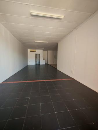 100  m² Commercial space