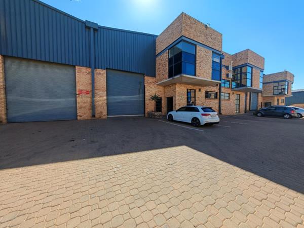 719  m² Industrial space