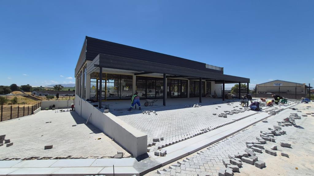 398  m² Retail Space