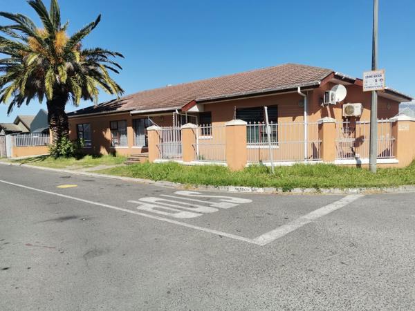 6 Bedroom House